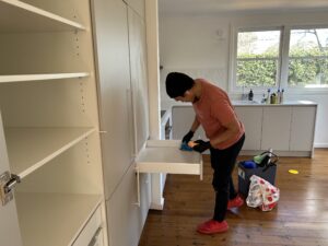 Gift4mum bond cleaner is doing end of lease cleaning in Canberra